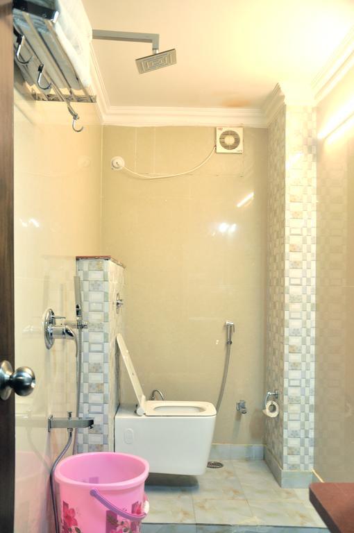 Hotel Sgt Plaza Bénarès Extérieur photo